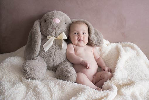 出産祝いで病院に行っていい？時間や手土産などマナーをチェック