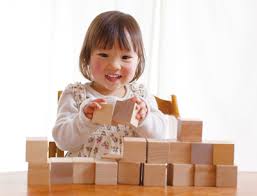 出産祝いのおもちゃは積み木ががおすすめ！人気ブランドもご紹介します♪