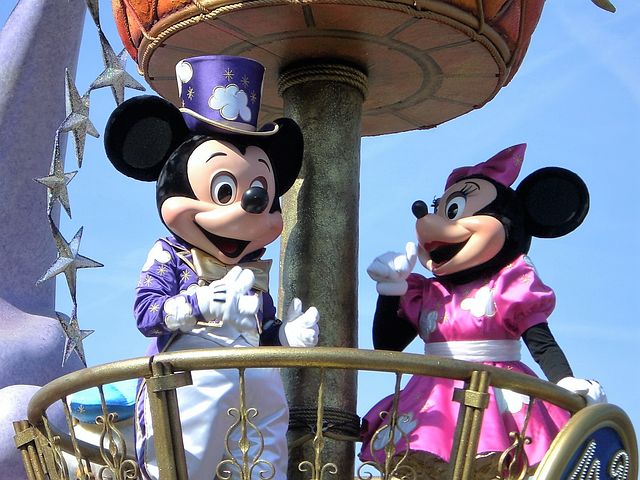 ディズニー好きのお母さんが喜ぶ！母の日にぜひディズニーのギフトを◎