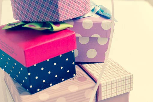 上司への結婚祝いの不安を解決！相場とマナーやプレゼントを紹介