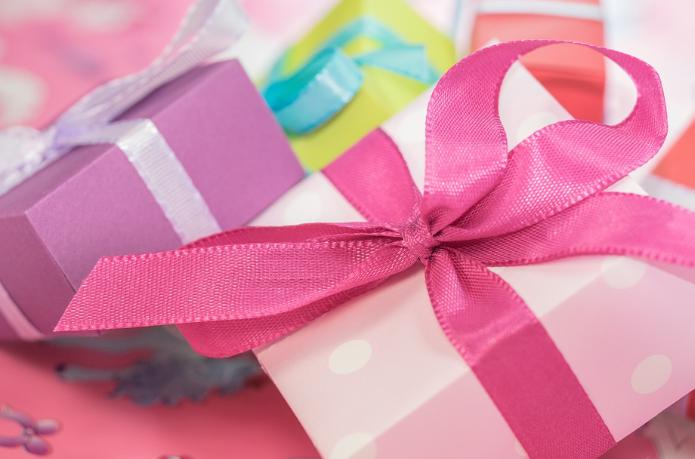 男性・女性のオススメ。持っているとお洒落なハンカチギフト◎