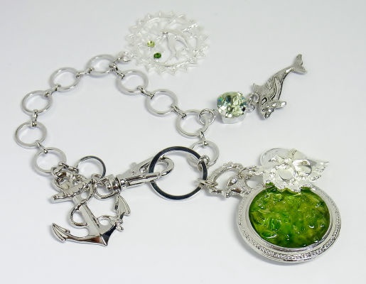 チャームをプレゼントしてオシャレ度ワンランクアップ！おすすめ11選