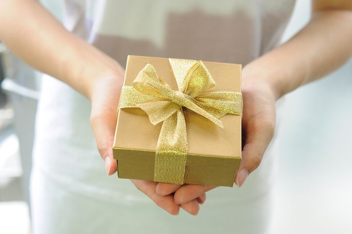 男性に贈る、必ず喜ばれる誕生日プレゼント 2025年決定版