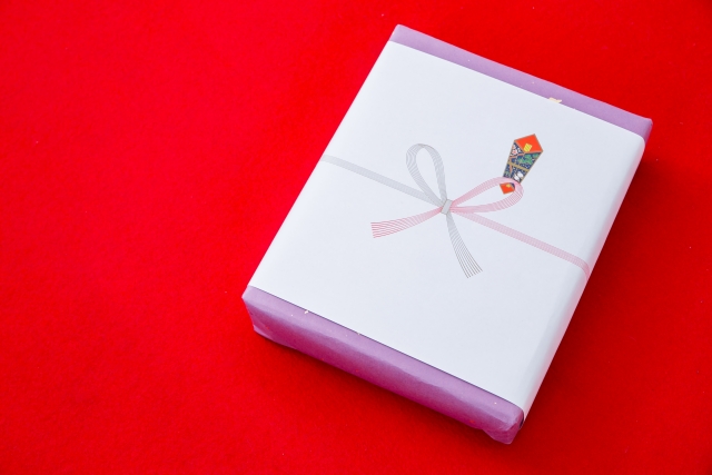 退職祝い～のしをテーマに、マナーとご予算別の贈り物特集～