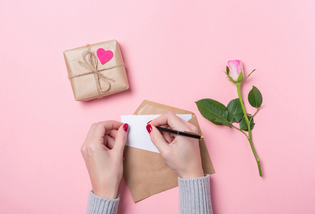 【10代女友達】に贈る誕生日・記念日の“サプライズプレゼント”特集