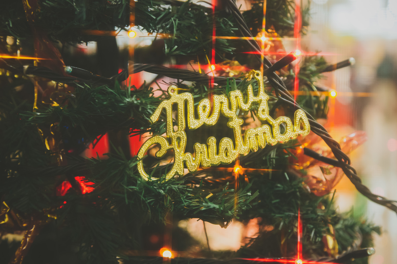 【2025年決定版】彼氏に贈る。絶対に喜ばれるクリスマスプレゼント大特集!