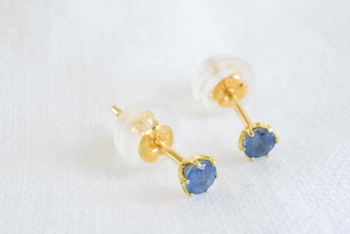 K18 サファイアピアス