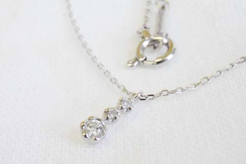 K10WG ダイヤモンド(3pcs)ネックレス | ディティークのプレゼント ...