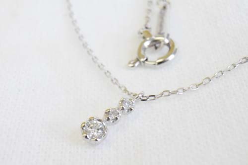 K10WG ダイヤモンド(3pcs)ネックレス
