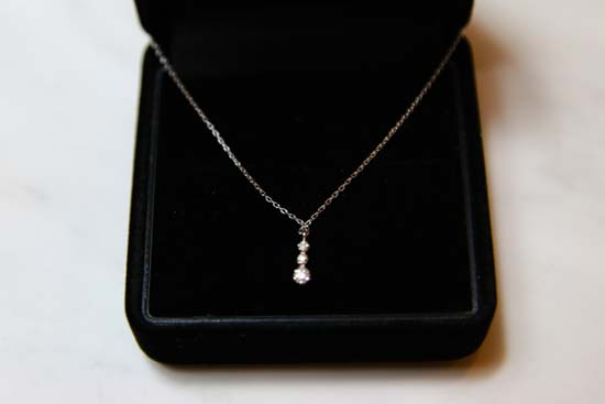 K10WG  ダイヤモンド(3pcs)ネックレス