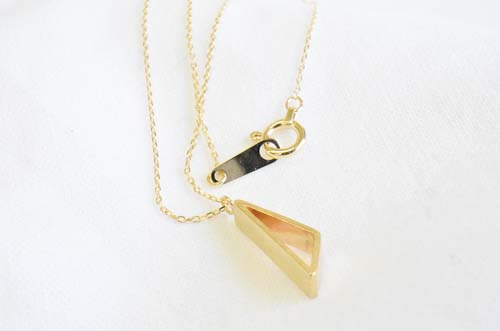 K10 トライアングルネックレス