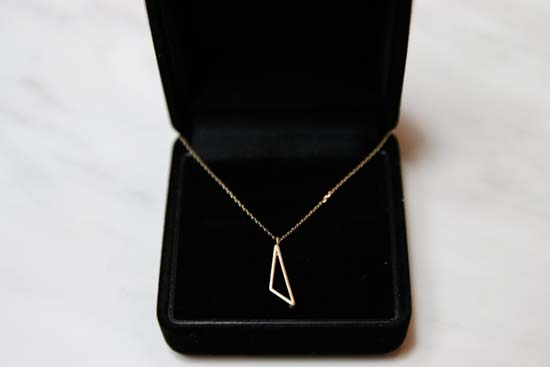 K10 トライアングルネックレス