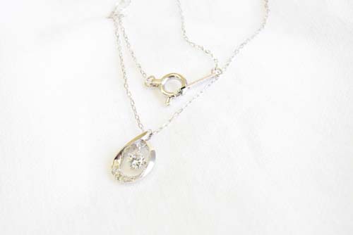 K10WG ダイヤモンドネックレス-しずく