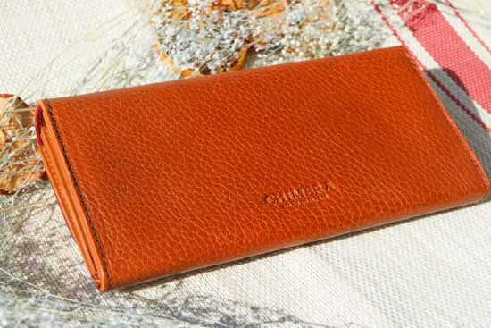 フラップ付き長財布