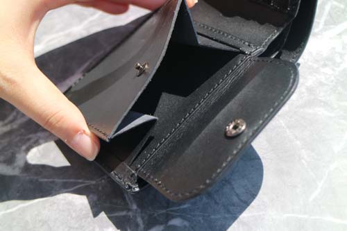 二つ折り財布(小銭入れ付き)-ブラック