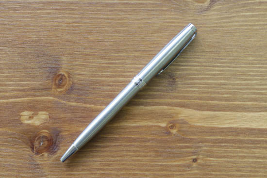 PARKER ボールペン シルバー 本体とペンケース付き　グレージュ シルバーボールペン | PARKER（パーカー）のプレゼント・ギフト