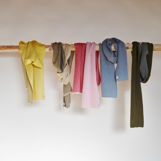 絹100％ ふんわりシルクWフェイスマフラー-S