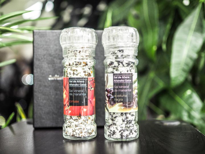 泉の岩塩70gミル付き 2本セット(トマト・ブラックオリーブ)