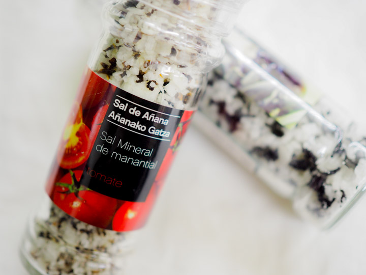 泉の岩塩70gミル付き 2本セット(トマト・ブラックオリーブ)