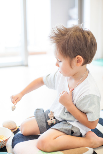 Kiko+の木のおもちゃ付きオーガニックおむつケーキ(2段/全3色)