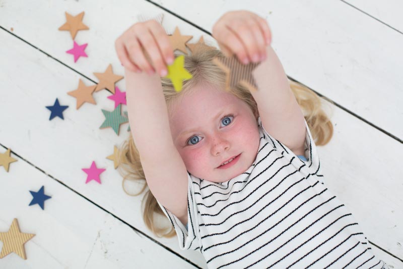 Kiko+の木のおもちゃ付きオーガニックおむつケーキ(2段/全3色)