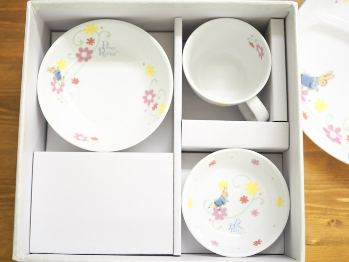 ピーターラビットの食器4点セット