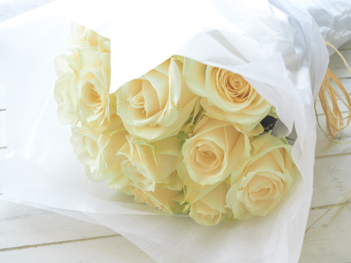 Douzaine de roses ドゥゼーヌ・ドゥ・ローズ [12本のバラ] モダンローズ