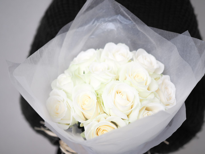 Douzaine de roses ドゥゼーヌ・ドゥ・ローズ [12本のバラ] モダンローズ