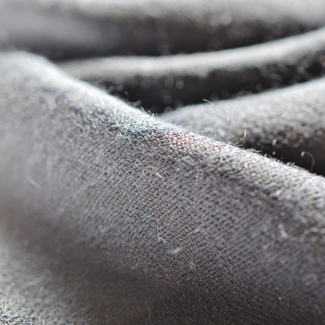 シルクカシミヤ大柄ペイズリージャカードストール　ブラック