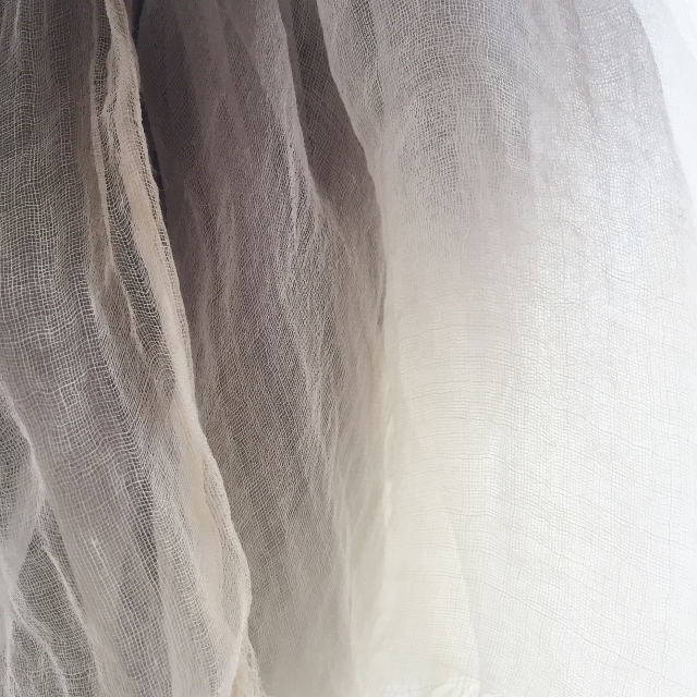 麻100％ ぼかし染ラミー薄羽ストール　L