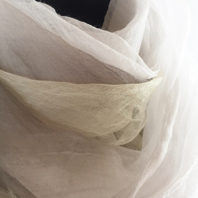 麻100％ ぼかし染ラミー薄羽ストール　L