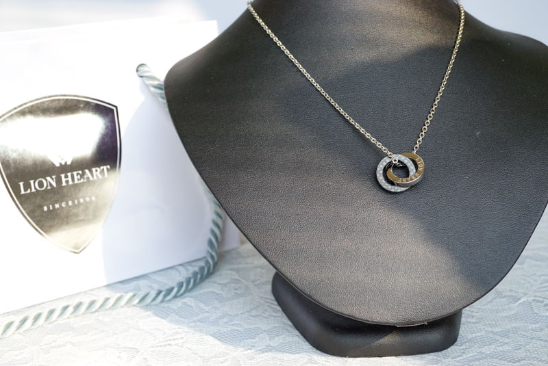 チェーンネックレス