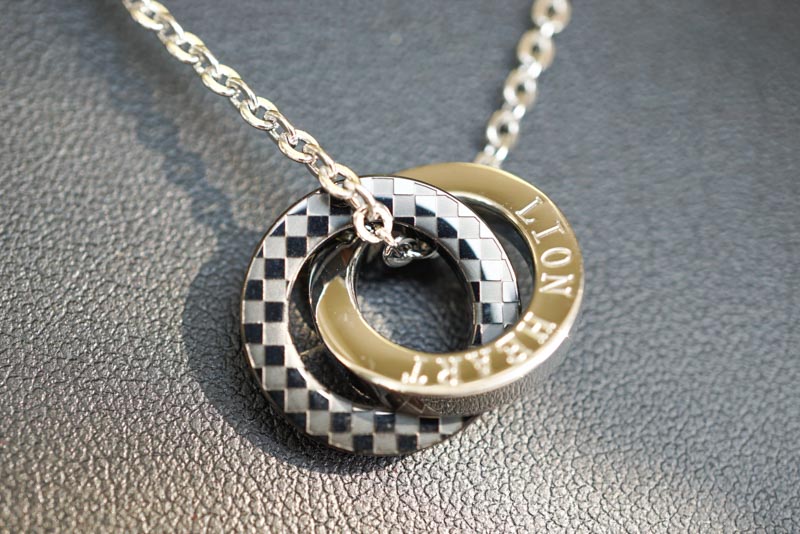 チェーンネックレス