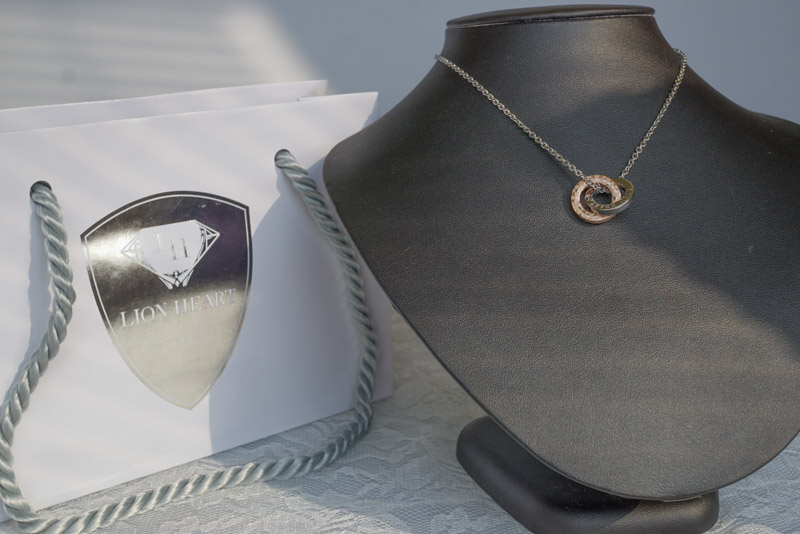 チェーンネックレス