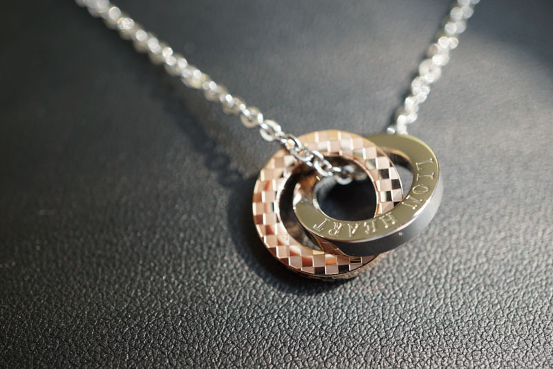 チェーンネックレス