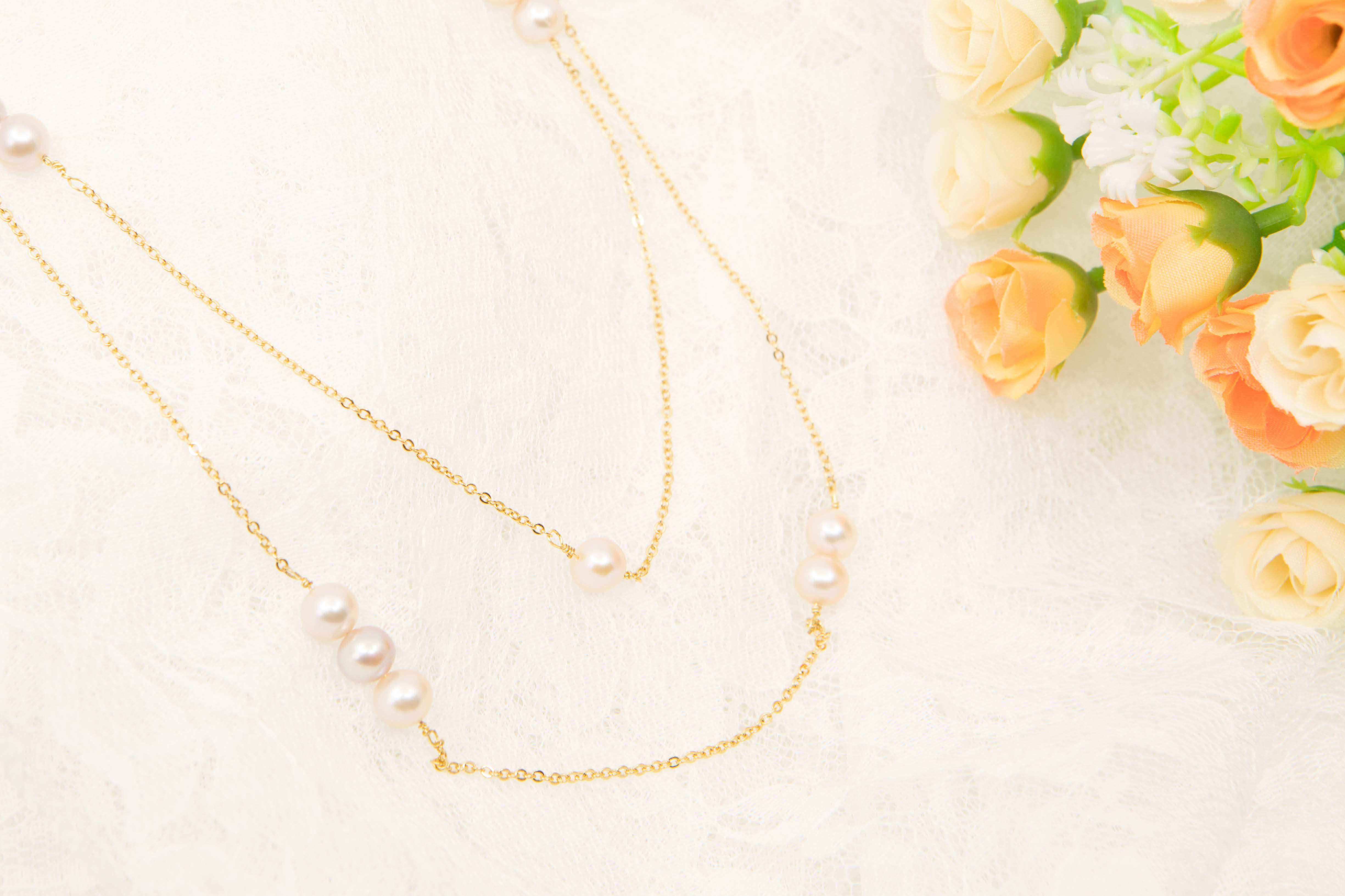 ピンク系淡水パール × ゴールドチェーン