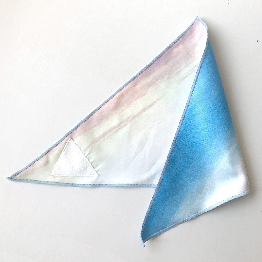 fukeru-眼鏡が拭けるハンカチ　沖縄の海と空 (三角形）