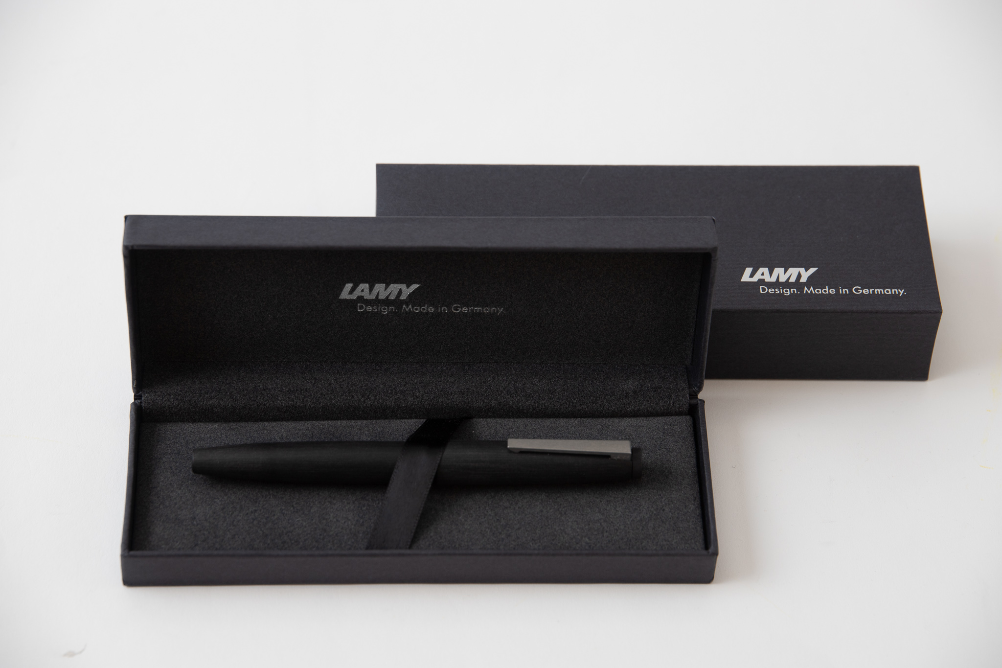 【LAMY】 2000 L01 万年筆14金ペン先M（中字）プラチナ仕上げ