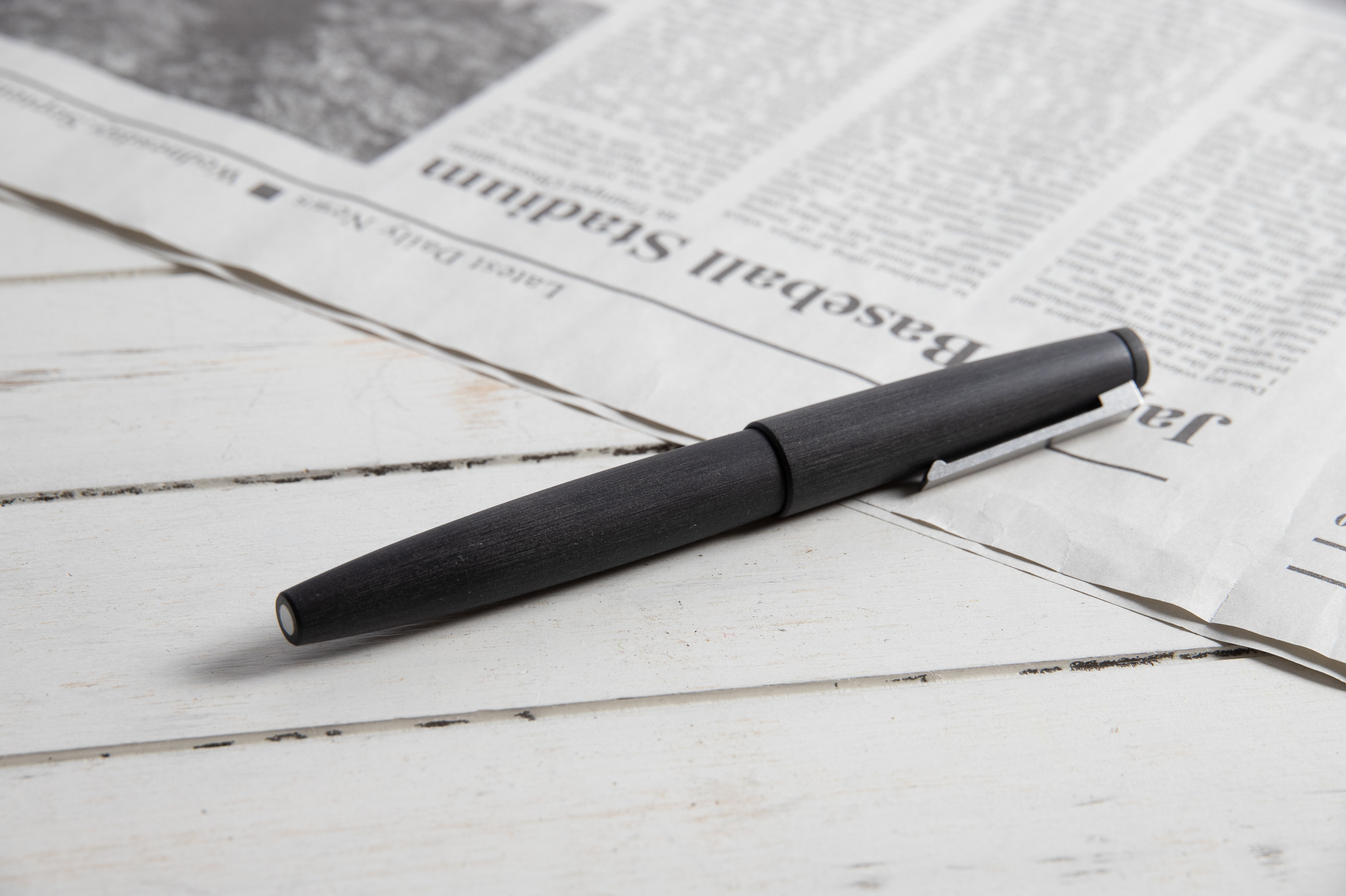 【LAMY】 2000 L01 万年筆14金ペン先M（中字）プラチナ仕上げ