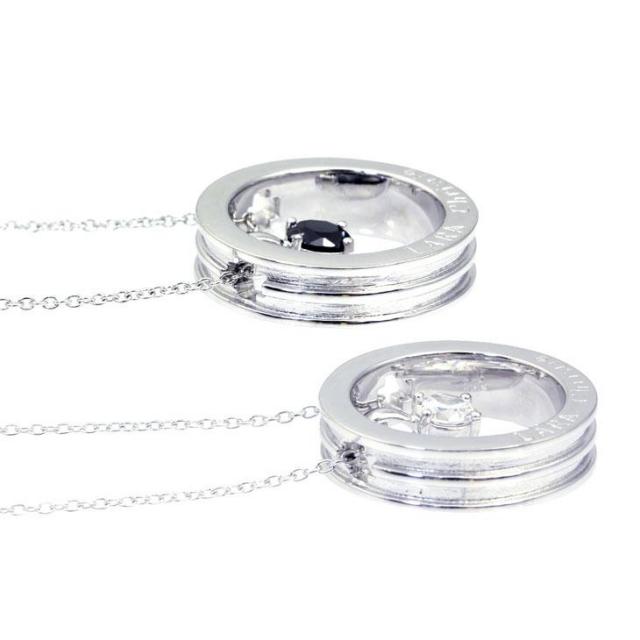 ペアネックレス ヴォヤージュ ララクリスティー