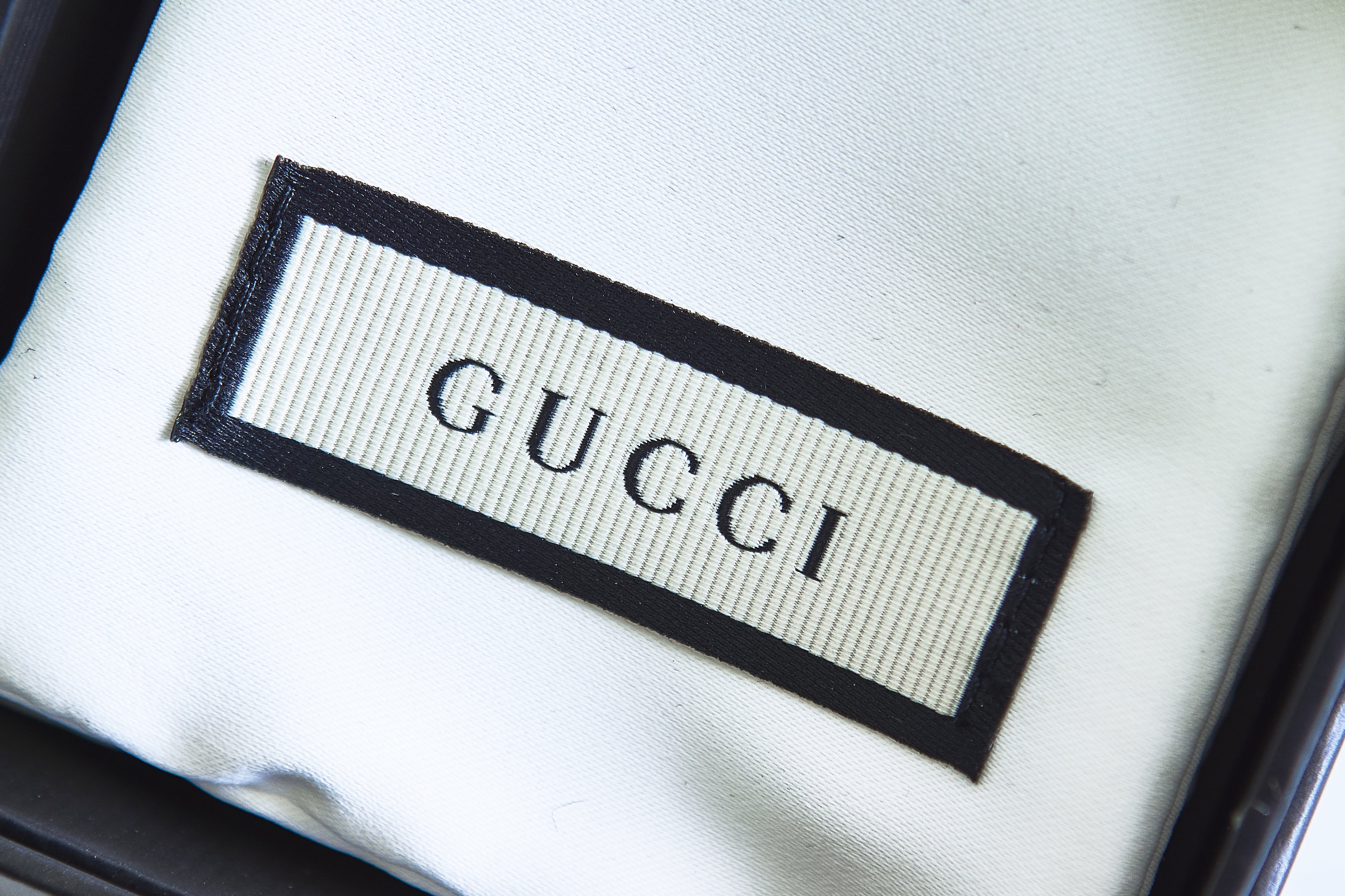 ハートシェイプ インターロッキング Gモチーフ ピアス