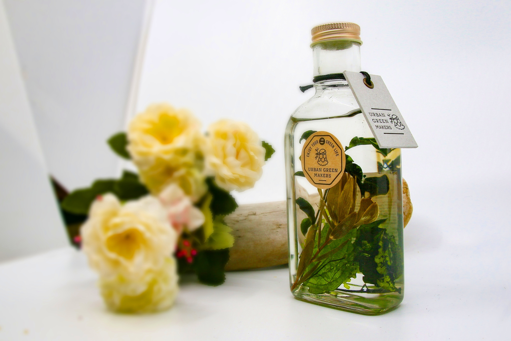 MAKERS HERBARIUM / GLASS BOTTLE BOTANICAL