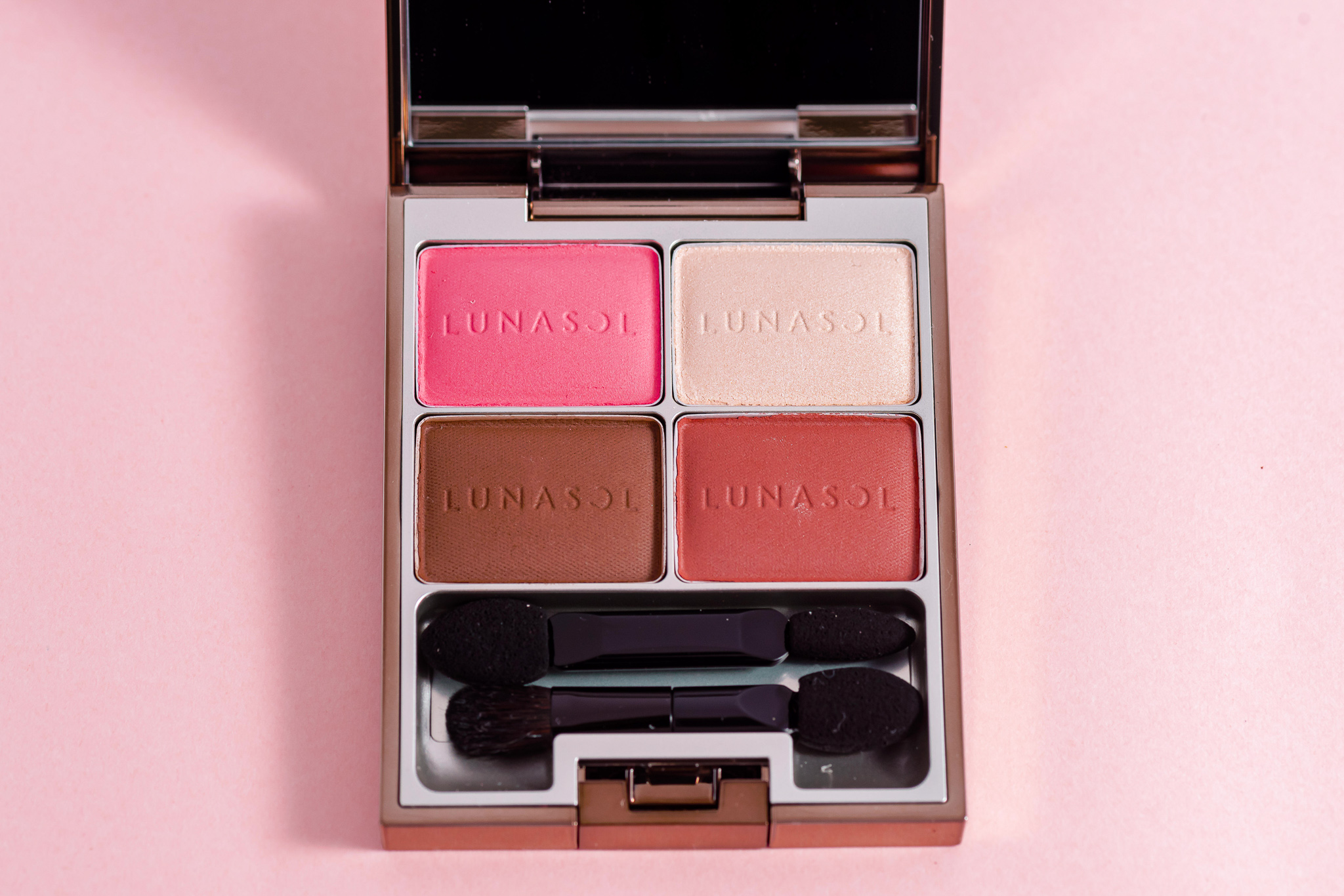 マカロングロウアイズ 01 Cassis