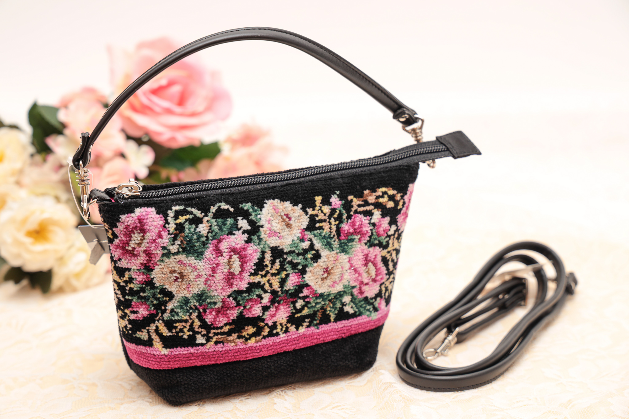 アンティクローズ モールコスメポーチ（ショルダーストラップ付）