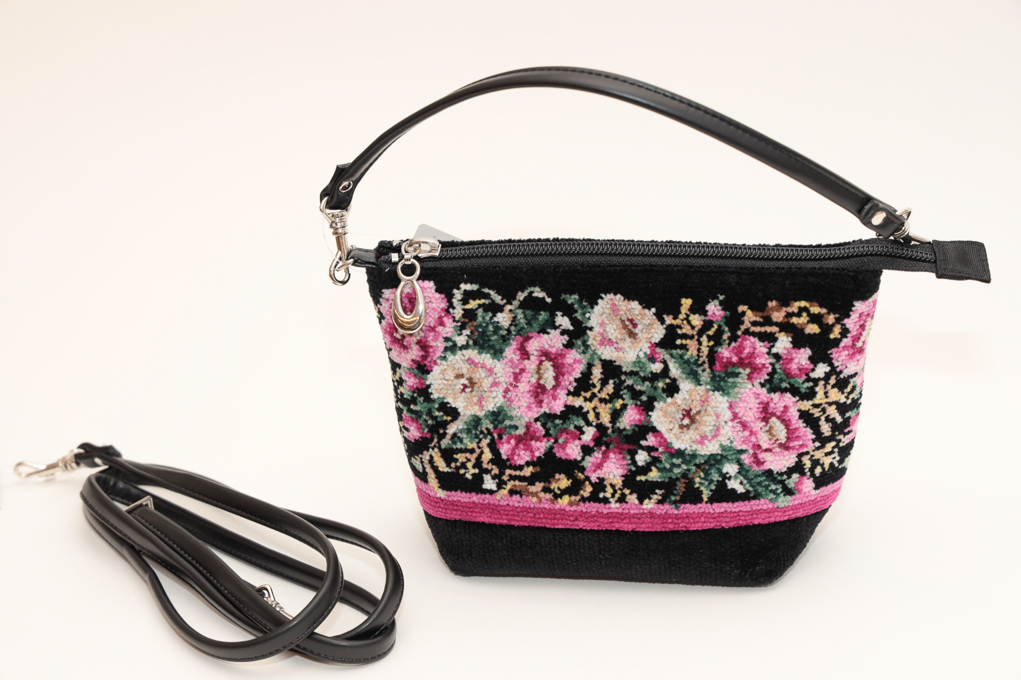 アンティクローズ モールコスメポーチ（ショルダーストラップ付）