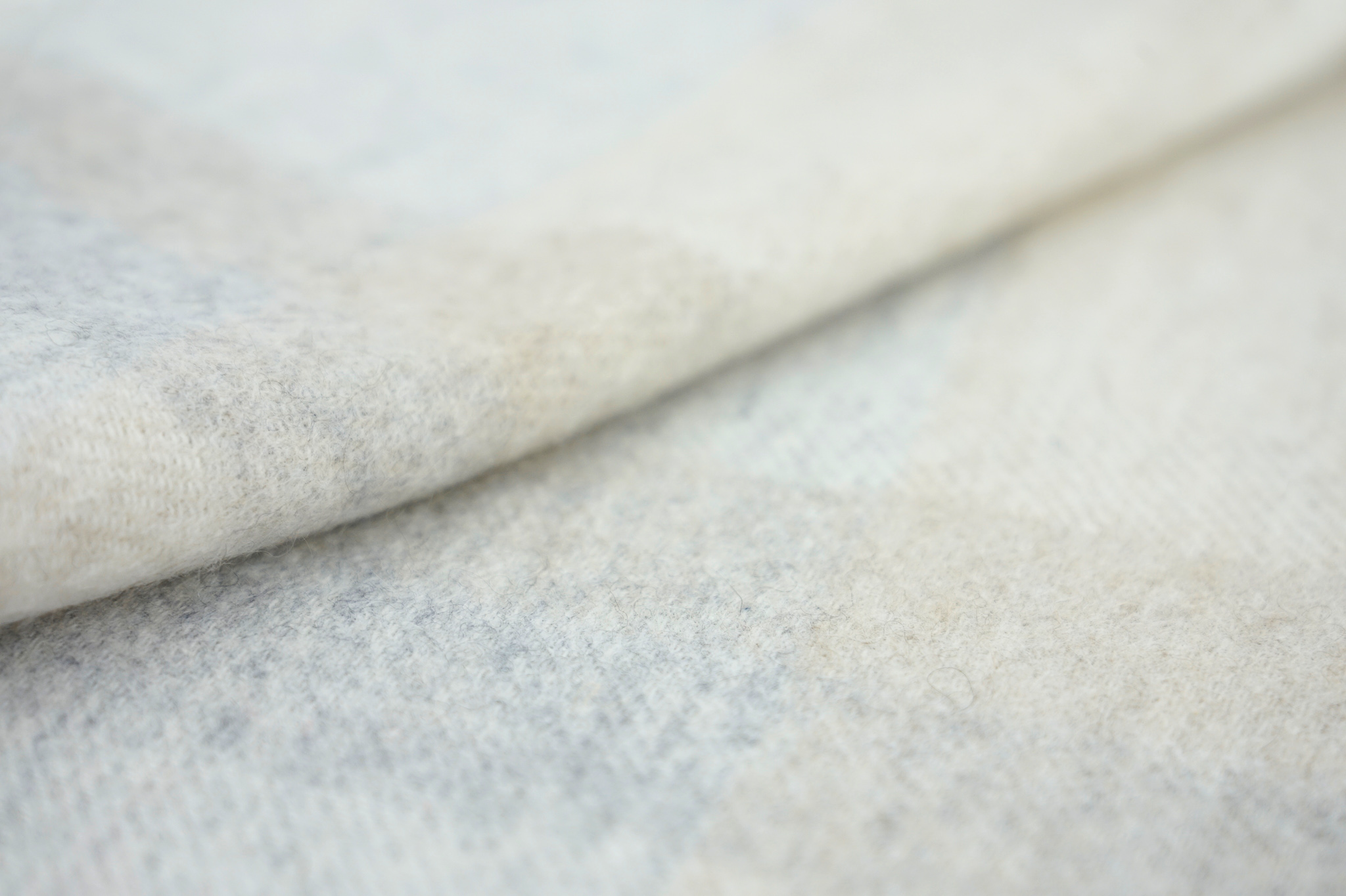 カシミヤ100%紡毛チェックマフラー(30×190cm)