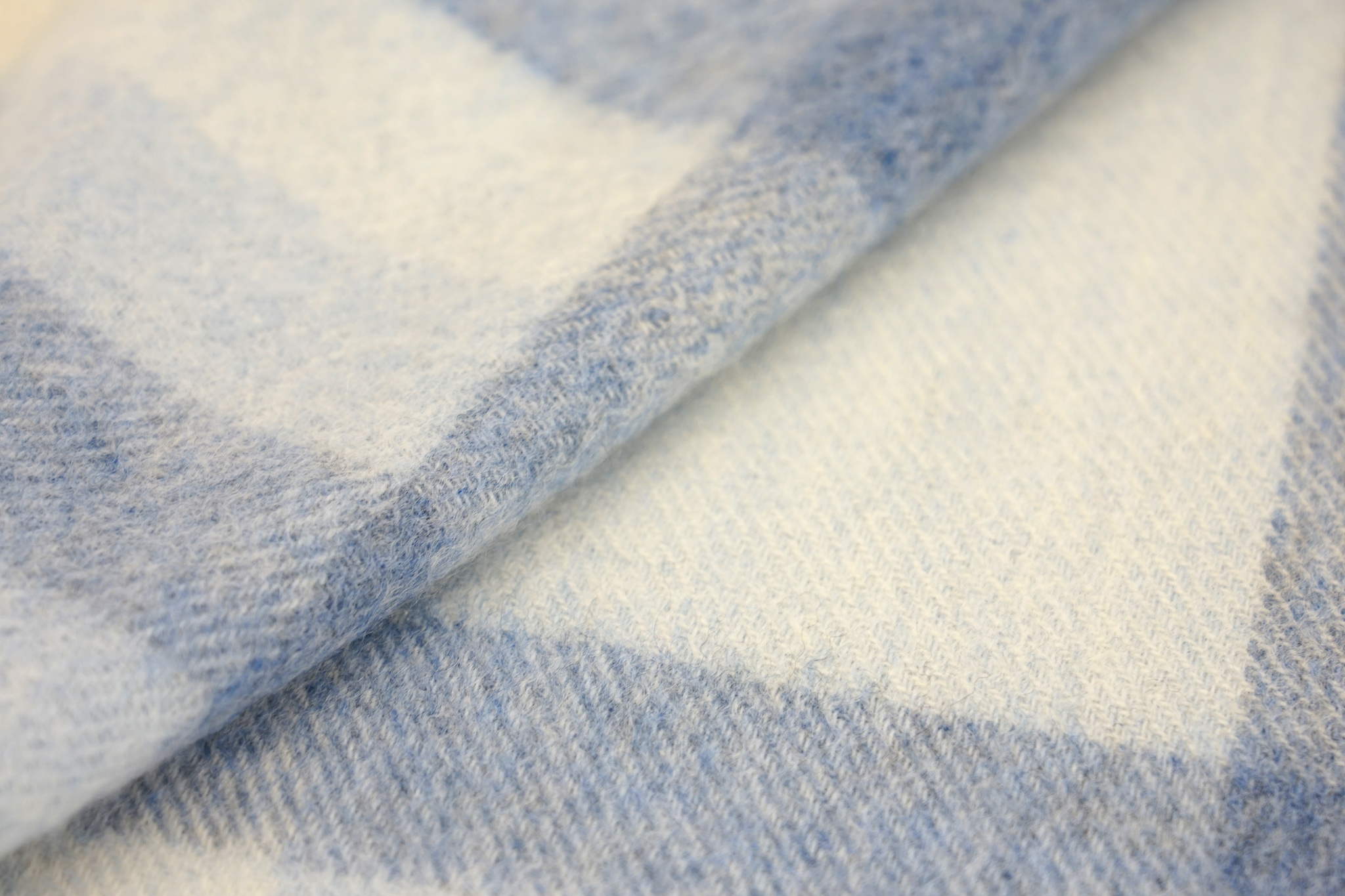 カシミヤ100%紡毛チェックマフラー(30×190cm)