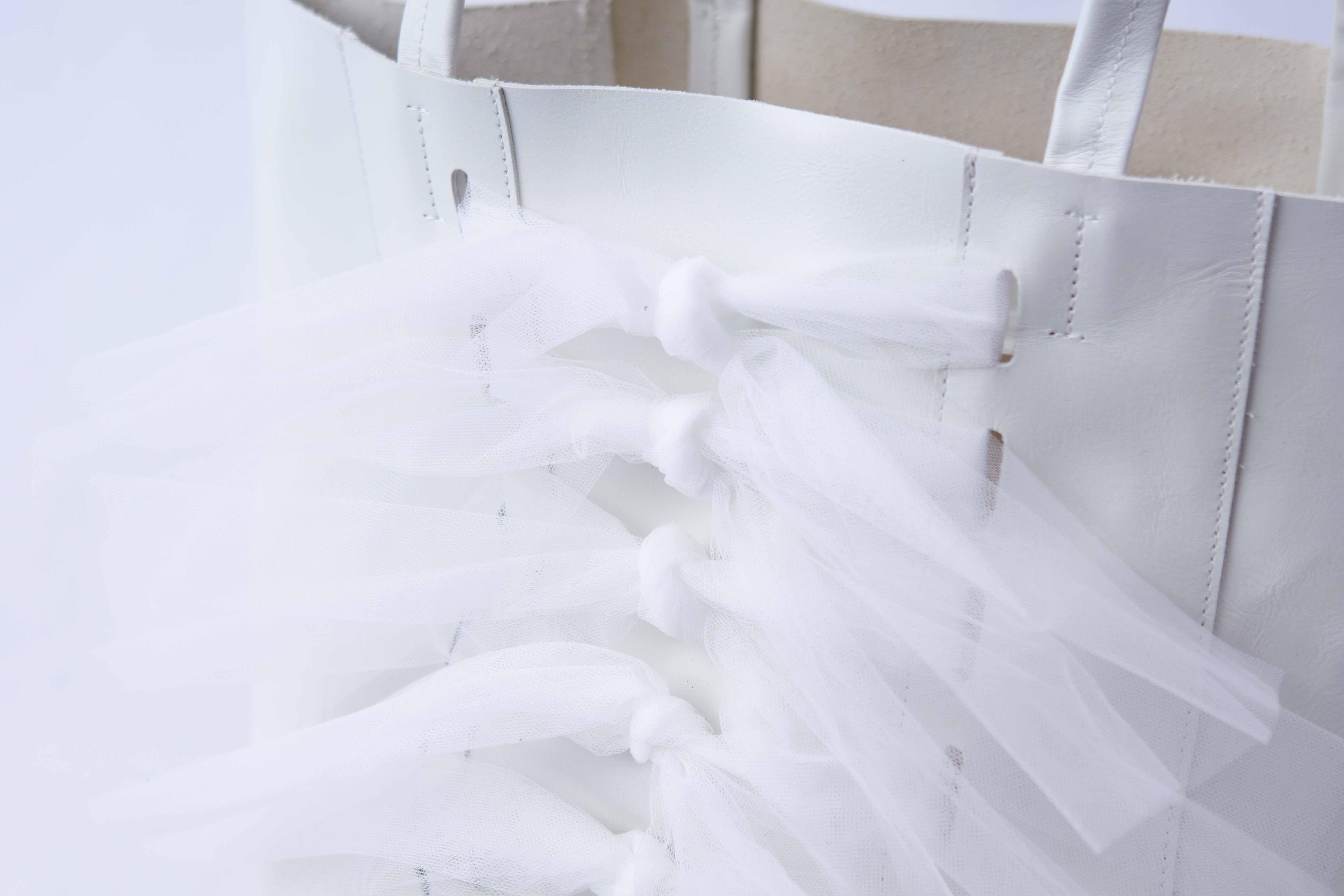 チューリーレザートートL