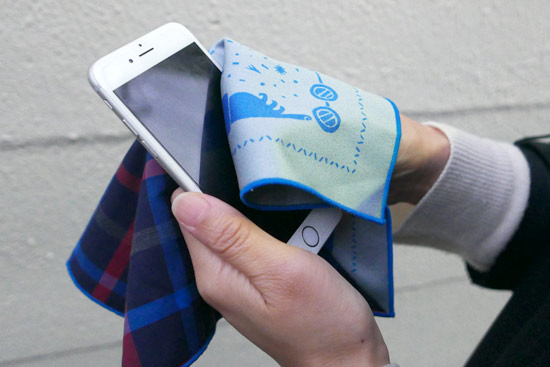 fukeru-眼鏡が拭けるハンカチ　check (Mサイズ)