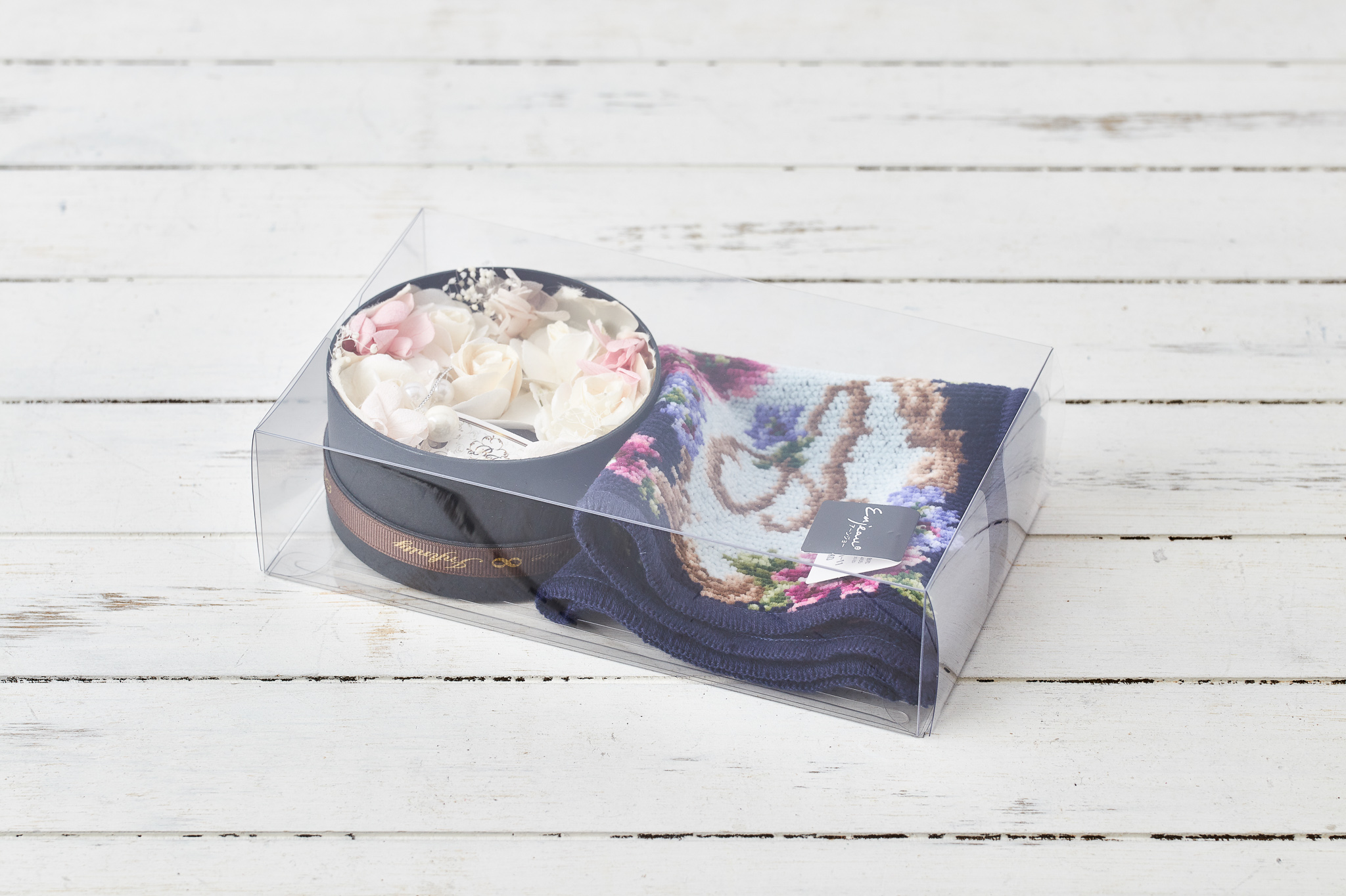 【タンプ限定】ソラプリザーブドフラワー＆花文字刺繍イニシャルハンカチセット